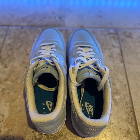 Nike Air Force 1 - Picture 3 of 4